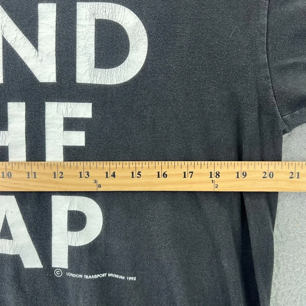 VTG 1992 MIND THE GAP T Shirt Mens XL Black Crewneck‎ Super 140 London Transport